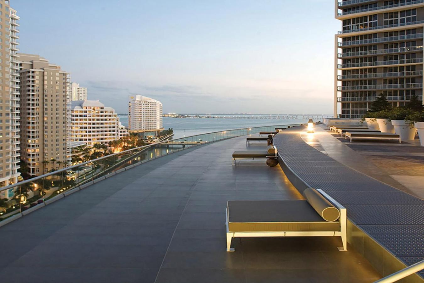 Luxurious Condo At Icon With Views Miami Buitenkant foto
