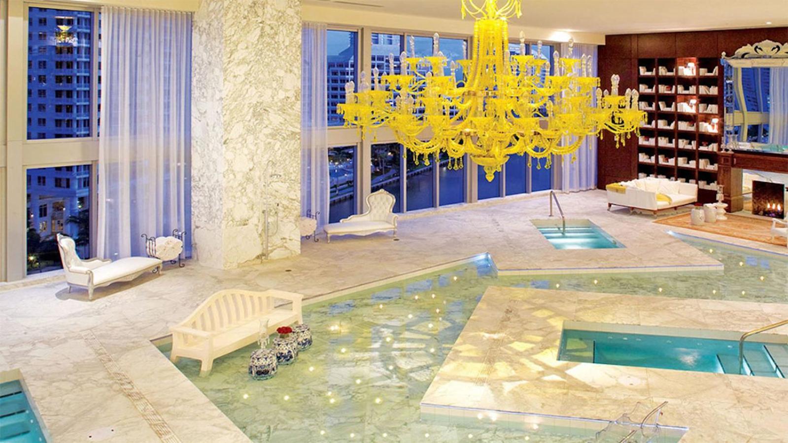 Luxurious Condo At Icon With Views Miami Buitenkant foto