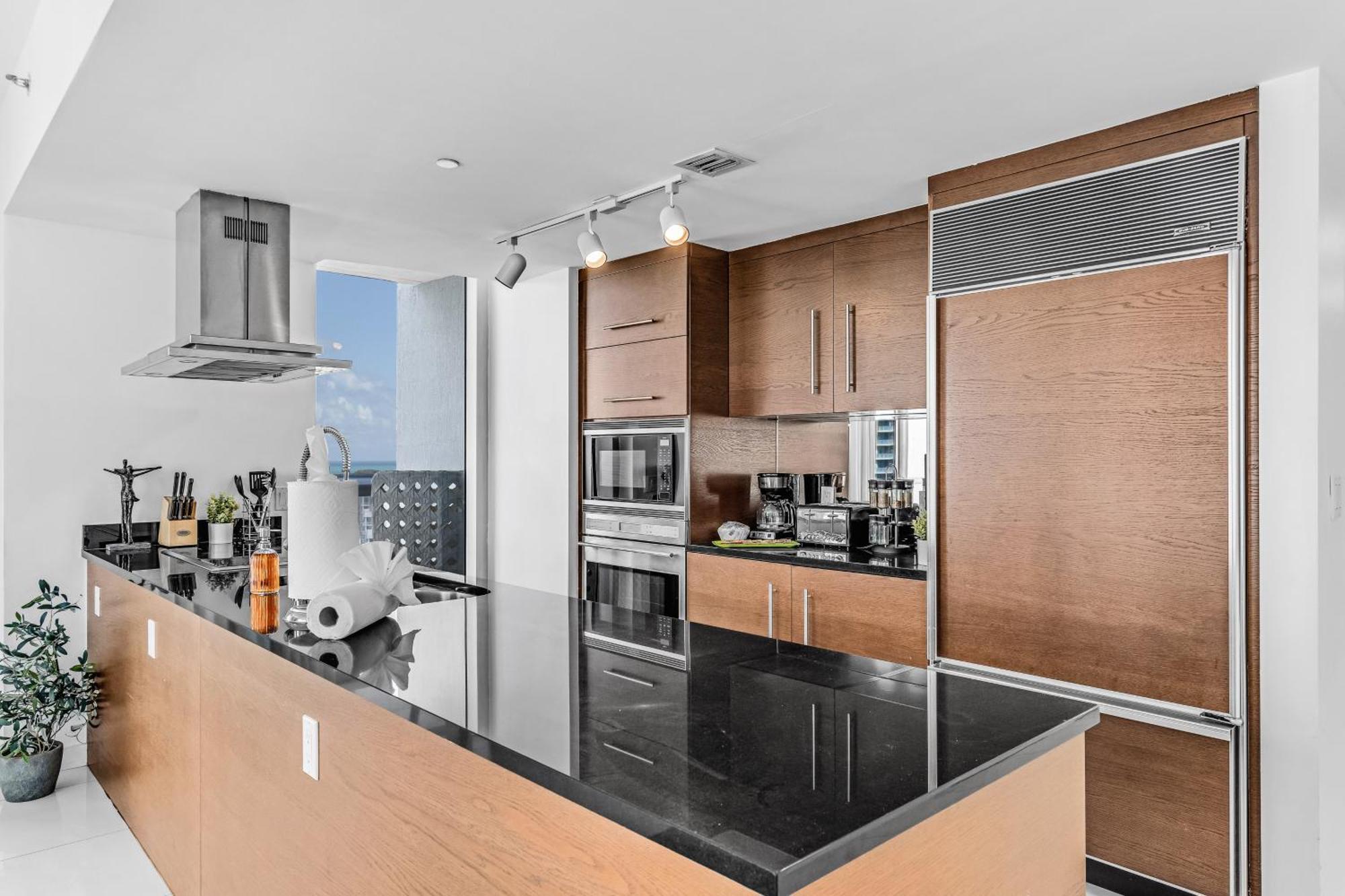 Luxurious Condo At Icon With Views Miami Buitenkant foto