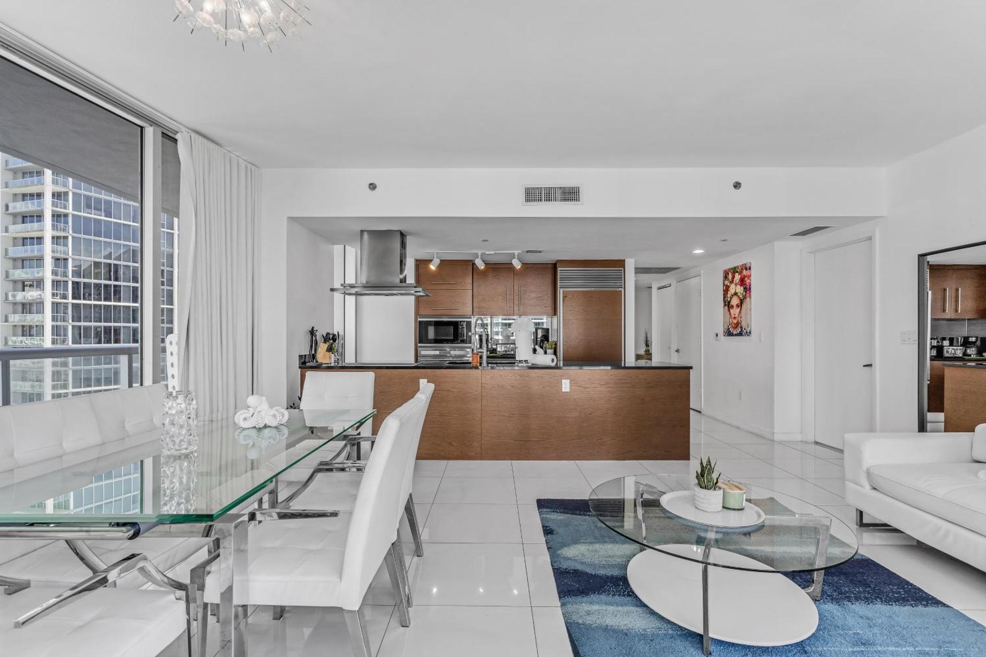 Luxurious Condo At Icon With Views Miami Buitenkant foto