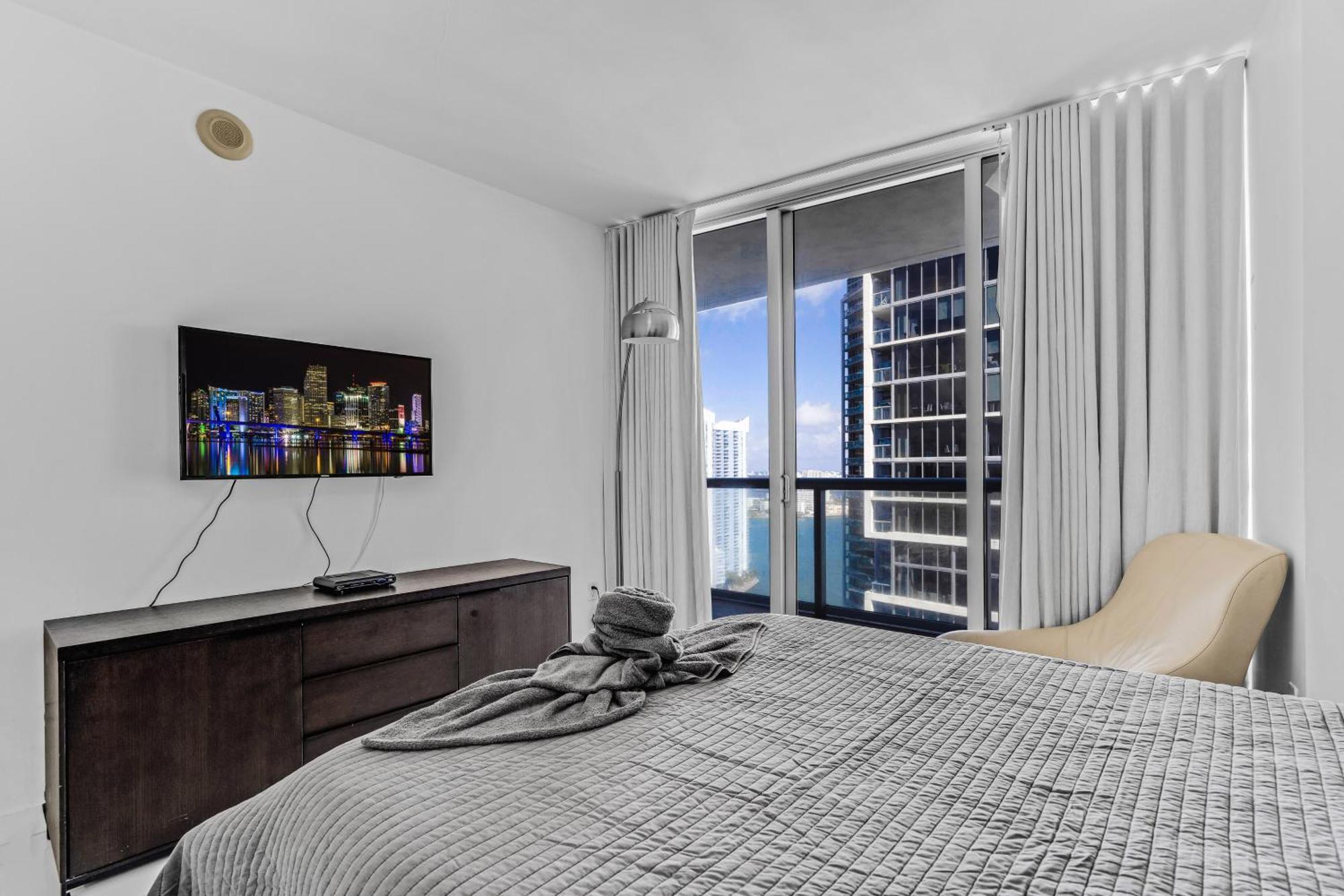 Luxurious Condo At Icon With Views Miami Buitenkant foto