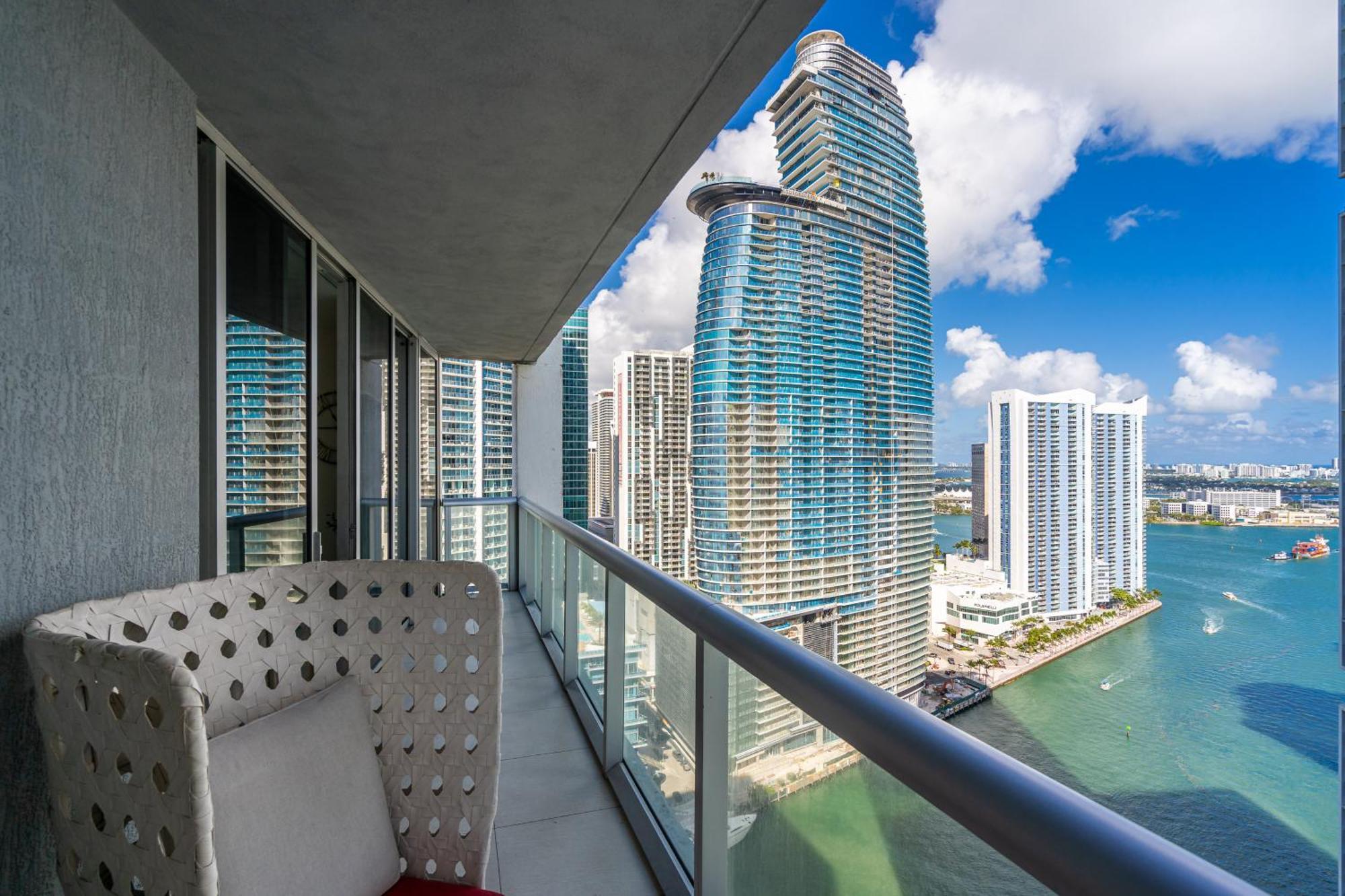 Luxurious Condo At Icon With Views Miami Buitenkant foto