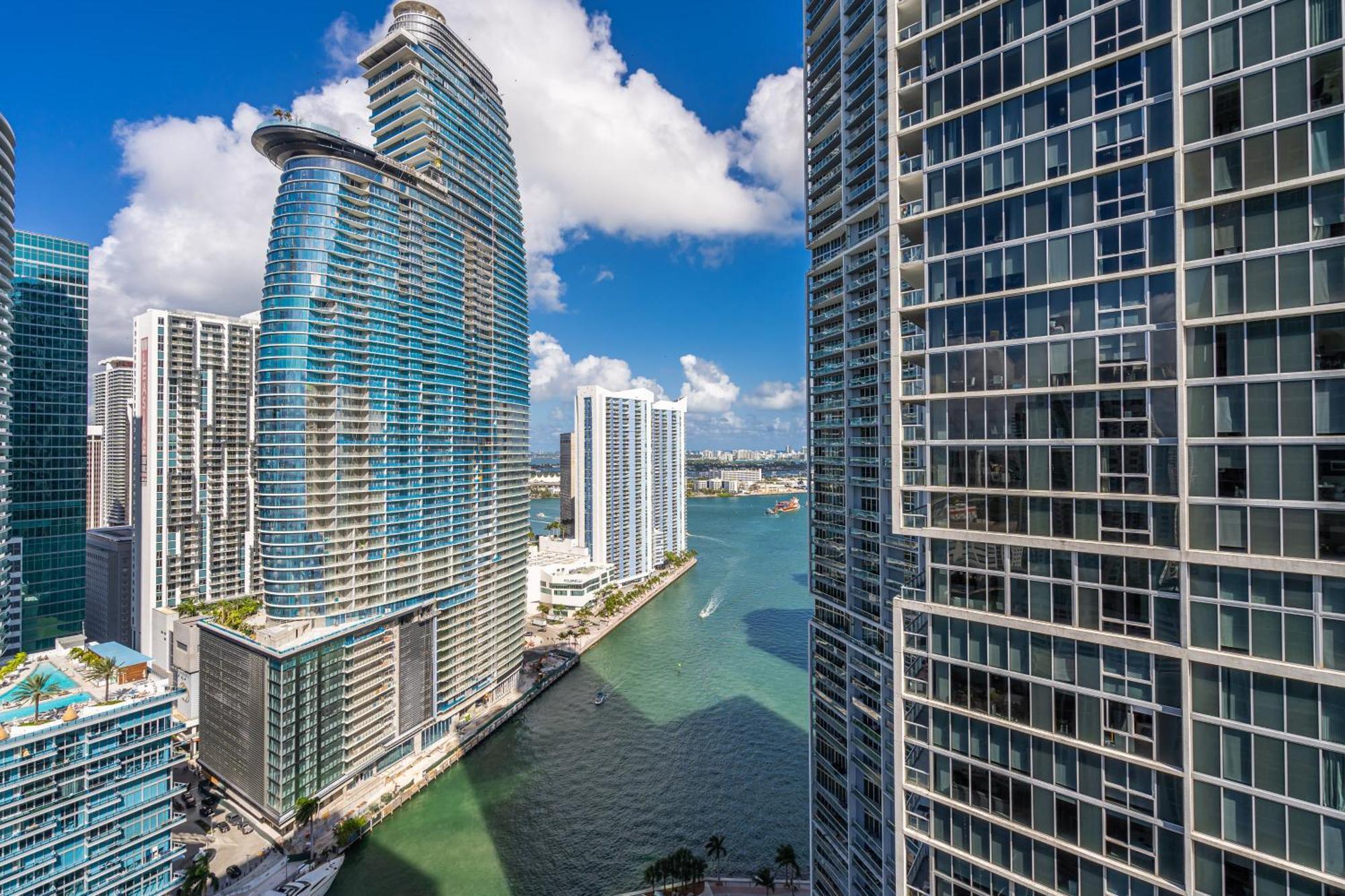 Luxurious Condo At Icon With Views Miami Buitenkant foto
