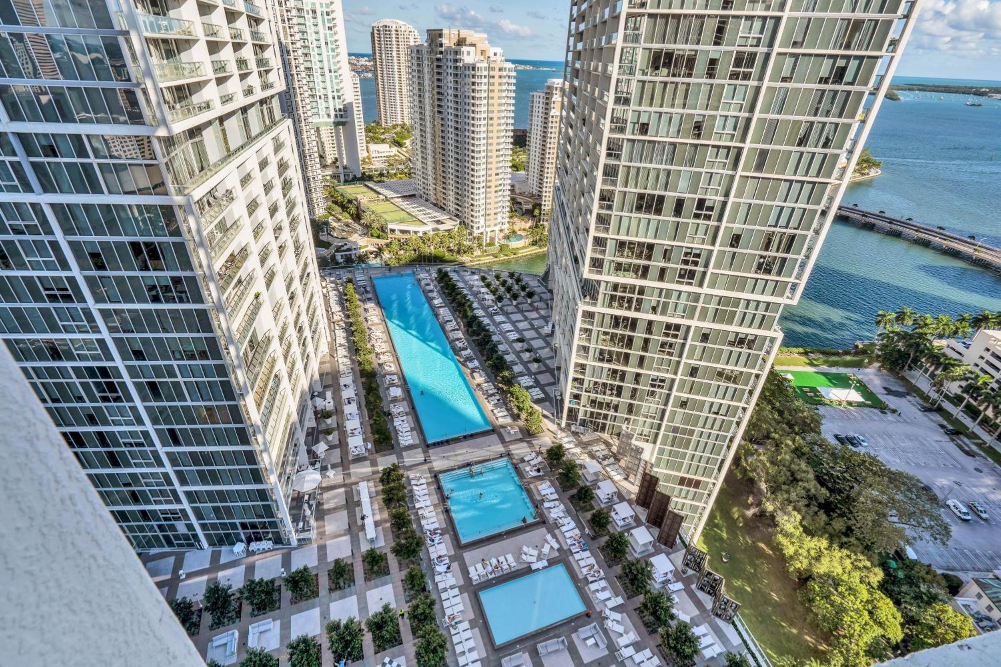 Luxurious Condo At Icon With Views Miami Buitenkant foto