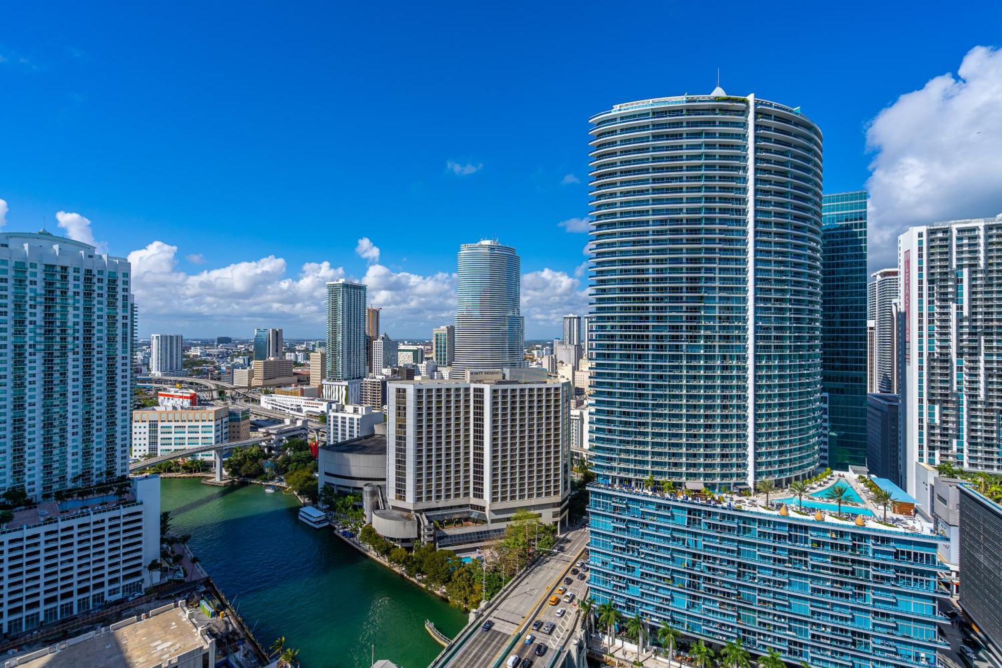 Luxurious Condo At Icon With Views Miami Buitenkant foto