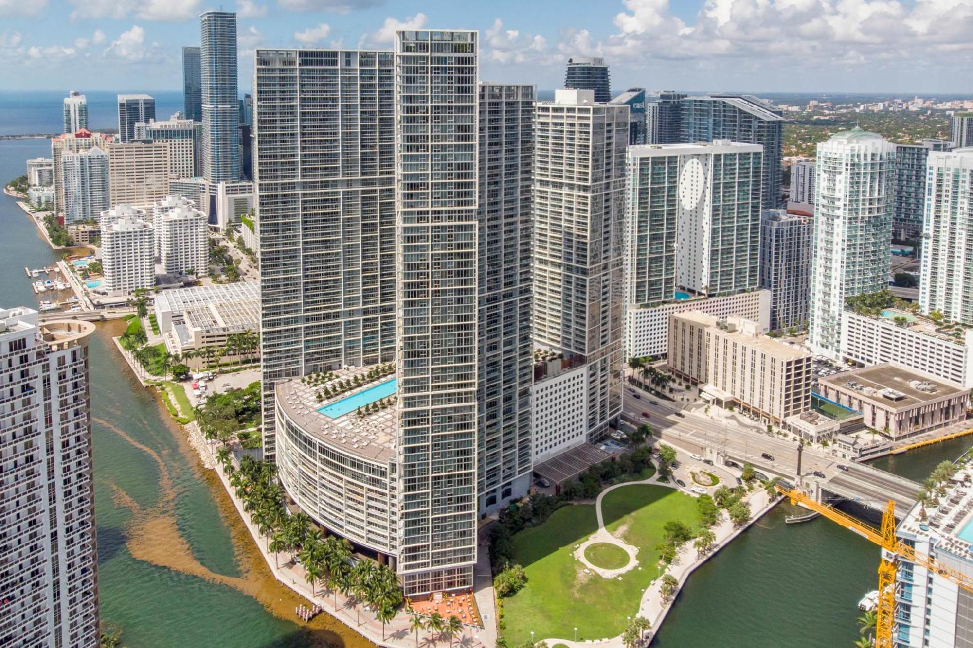 Luxurious Condo At Icon With Views Miami Buitenkant foto
