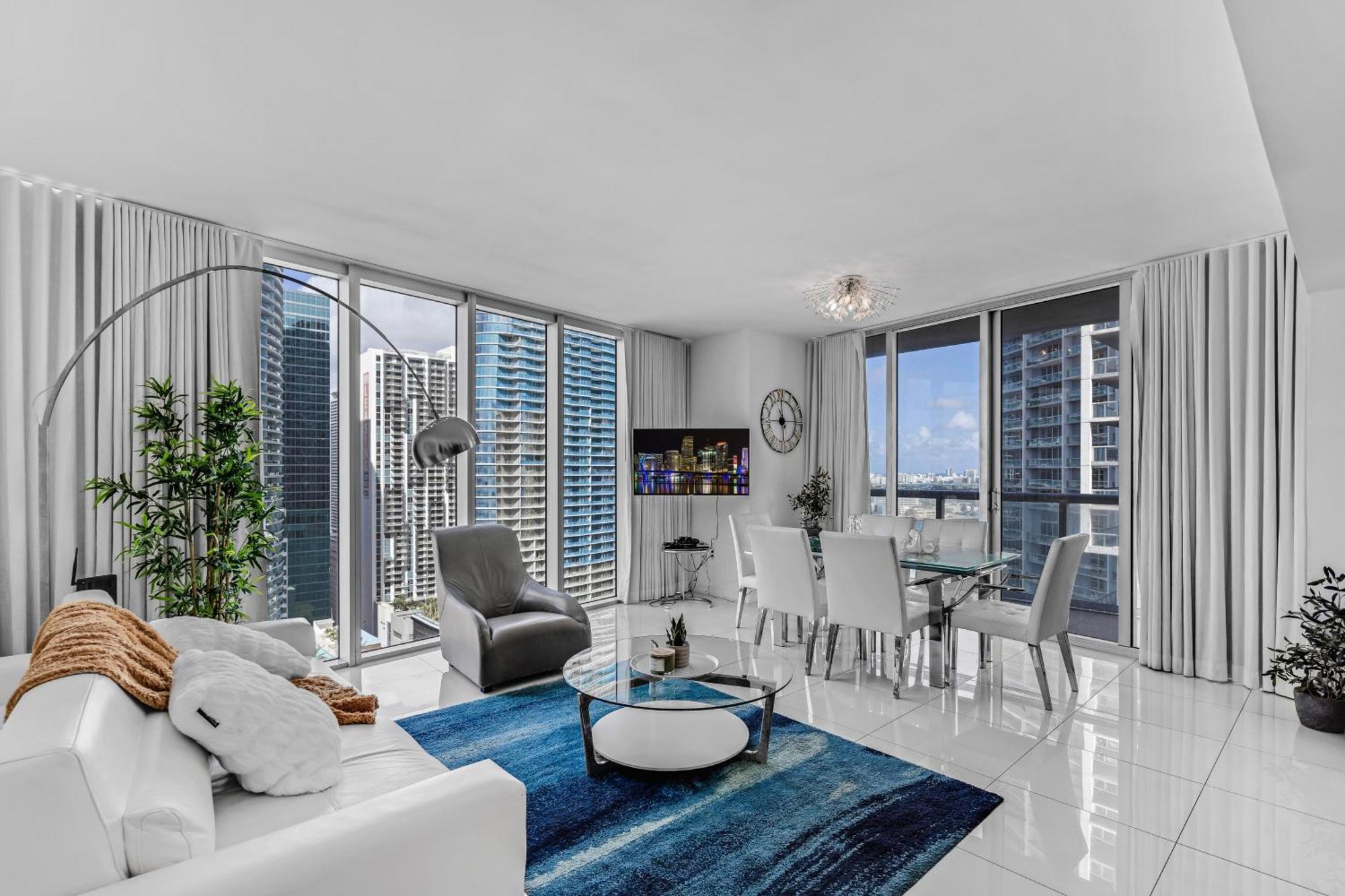 Luxurious Condo At Icon With Views Miami Buitenkant foto